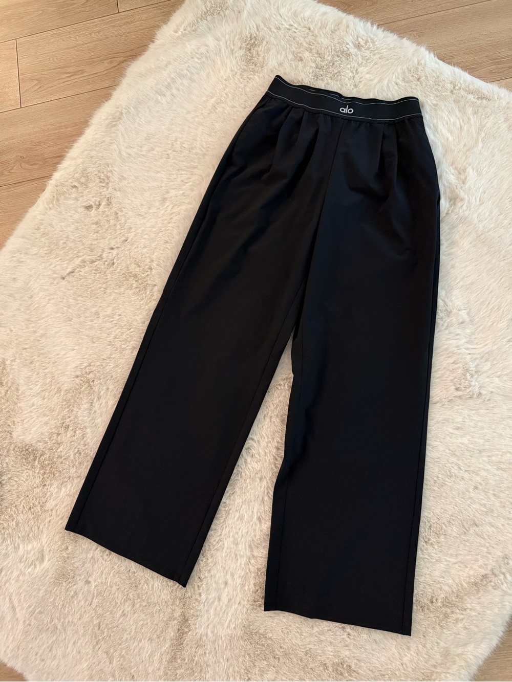 Alo Yoga Suit Up Trouser (Regular) - Picture 7 of 7